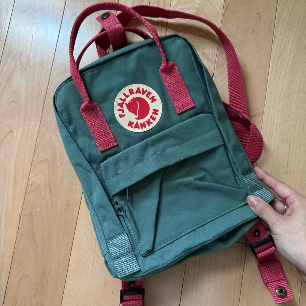 New Kånken Mini Green and Red Backpack Water-Resistant